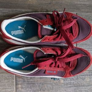 Red/Maroon Pumas Women's Size 6 -but fits like 6.5